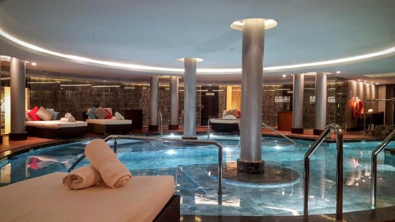 piscina do Sofitel Montevideo Casino Carrasco & Spa