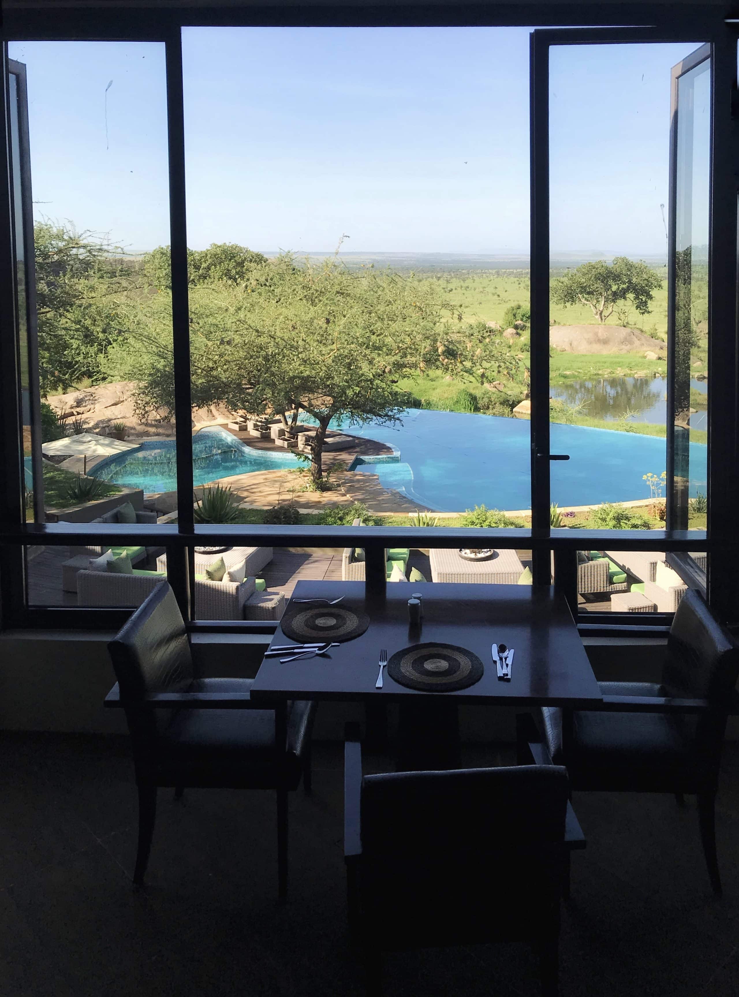 Café da manhã no Four Seasons Serengeti Lodge Tanzânia