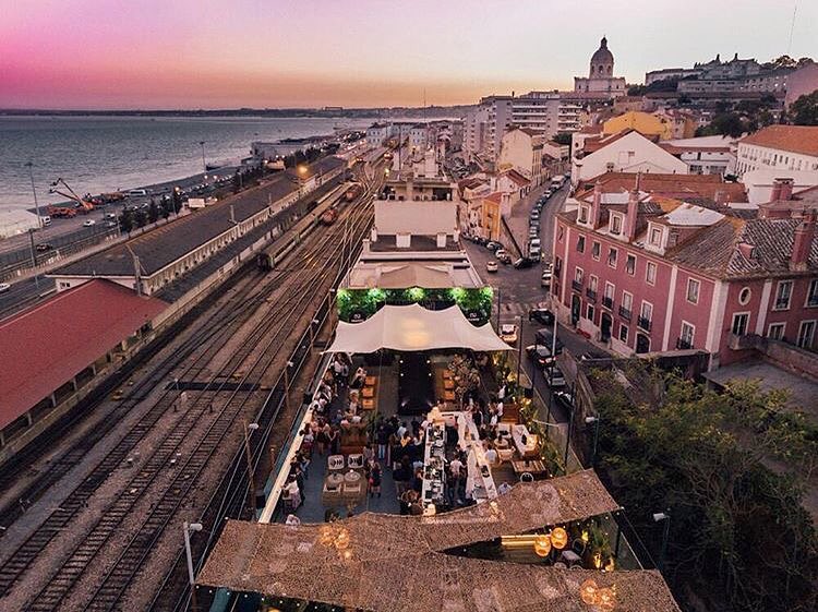 O que fazer Lisboa | Dicas de Viagem - Bar Ferroviário