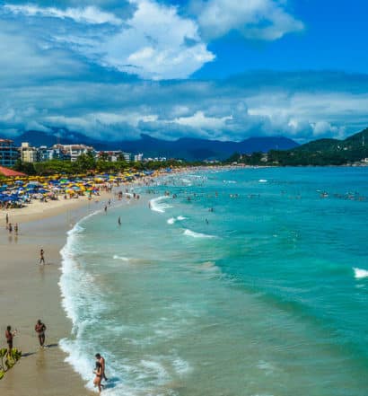 Vista da praia grande de Ubatuba