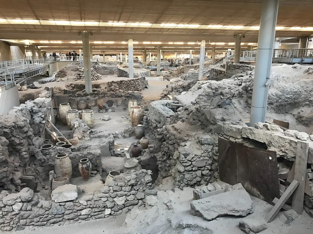 As ruínas do sítio arqueológico Akrotiti. Foto: Wikimedia
