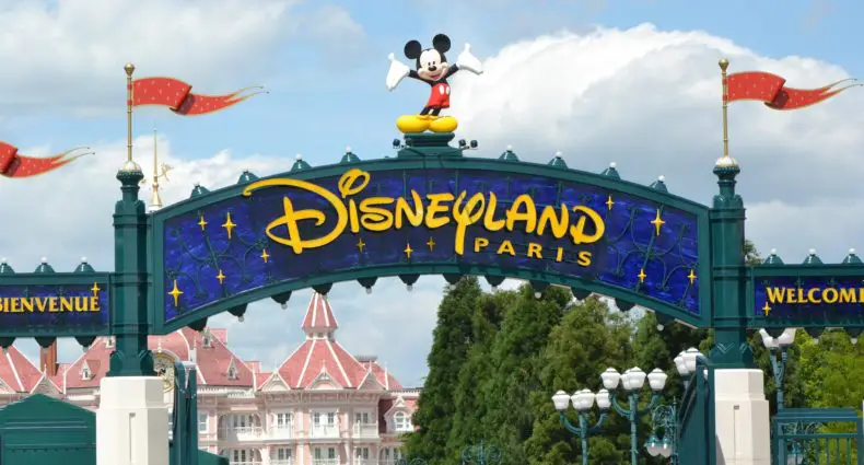Entrada principal da Disneyland Paris na França