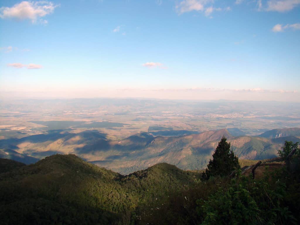 Vista do Vale do Paraíba no Pico do Itapeva - Foto: Rodrigo Soldon via Flickr