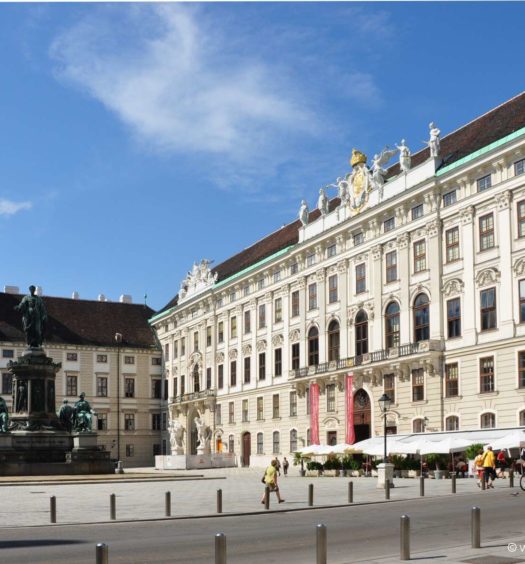 O palácio Hofburg em praça, em viena pontos turisticos mais visitados