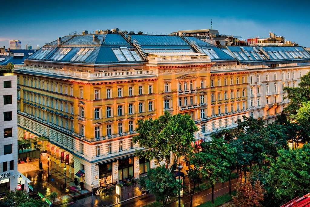 Vista do prédio do Grand Hotel Wien em Viena