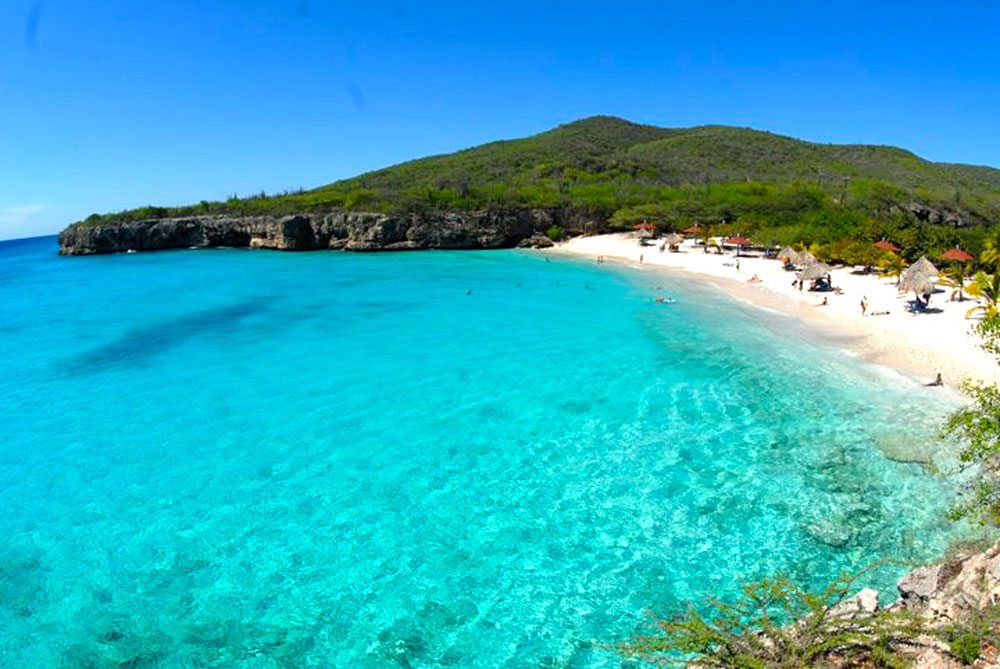 Foto: Virginia Falanghe - Praia Kenepa Grandi em Curaçao - 7 ilhas do Caribe que você precisa conhecer um dia