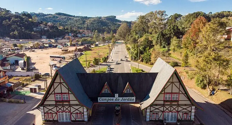 Entrada da cidade de Campos do Jordão