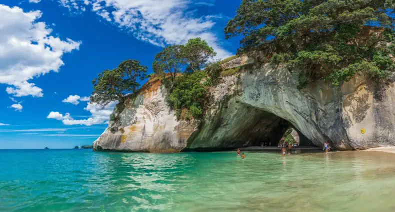 caverna da catedral em nova zelândia