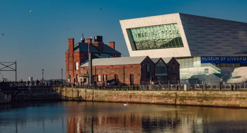 Foto do Pier Head em Liverpool