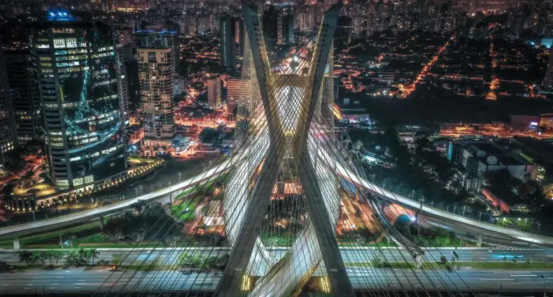ponte da vila morumbi em são paulo