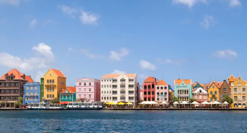 Cidade de Willemstad em Curaçao