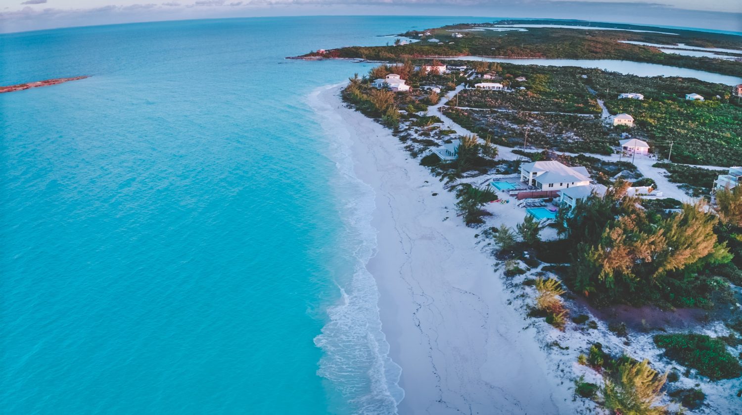 Praia Trópico de Câncer em Exuma, Bahamas