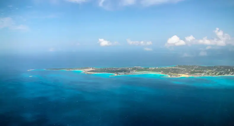 vista aerea da ilha anguilla no caribe