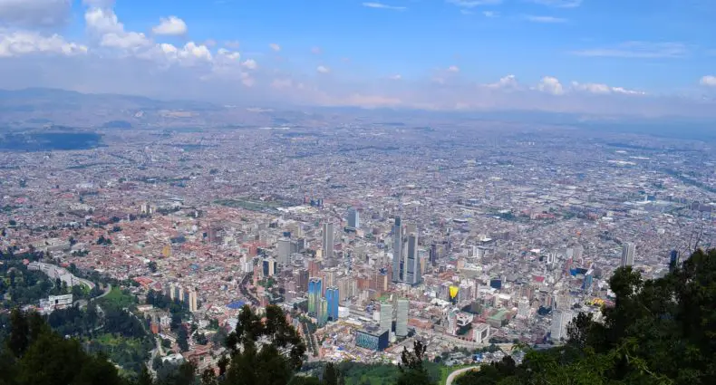 Visão panorâmica da cidade de Bogotá, na Colômbia