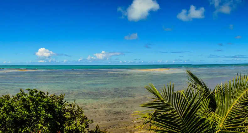 Vista do Mirante de Japaratinga para o mar da região