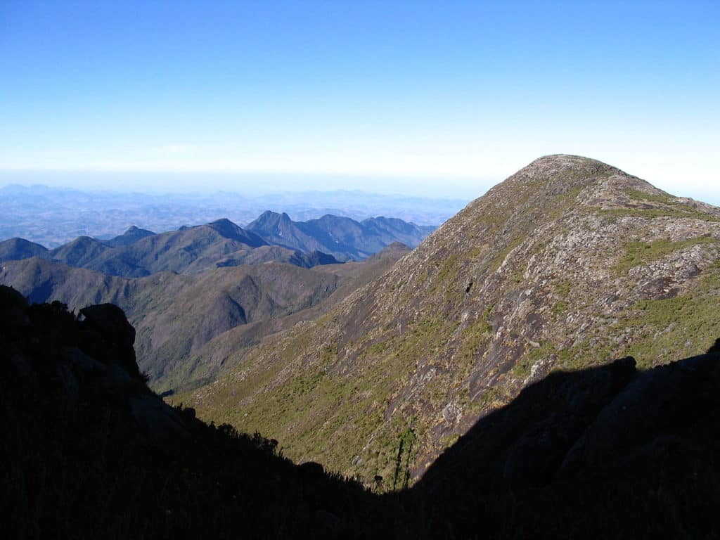 Pico do Calçado, no Parque Nacional do Caparaó, que fica na divisa entre os estados de MG e ES