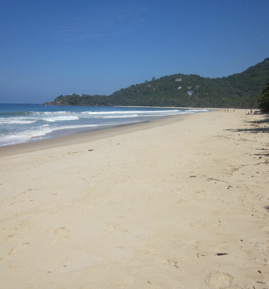 Praia de Itamambuca, em Ubatuba, onde há diversos Airbnb disponíveis para alugar