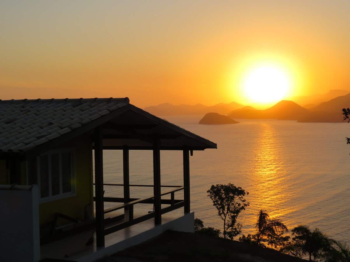 Airbnb Vista Inacreditável com visão privilegiada de mar em Ubatumirim