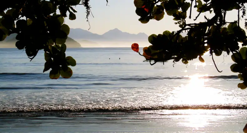 Post de pousadas em Praia do Itaguá, em Ubatuba