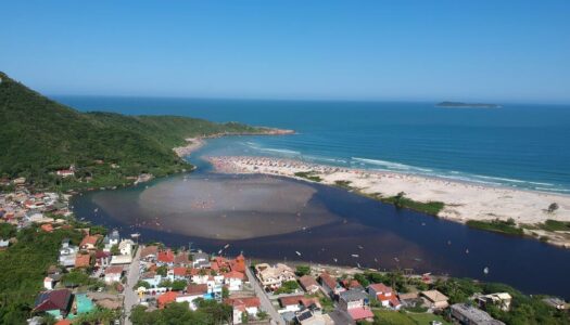 Pousadas na Guarda do Embaú: Confira as 10 + reservadas!