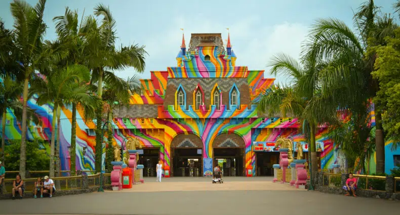 Entrada do parque ilustrando o post de pousadas perto do Beto Carrero