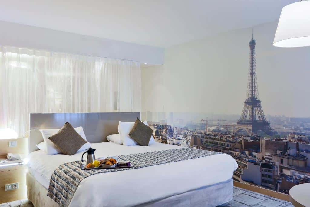 Um dos hotéis Mercure em Paris