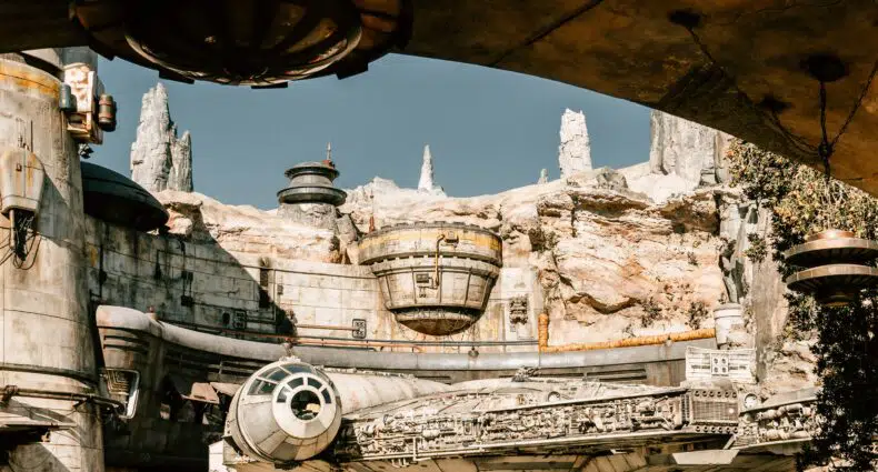 Parque da Star Wars Galaxy's Edge, na Disneyland Califórnia