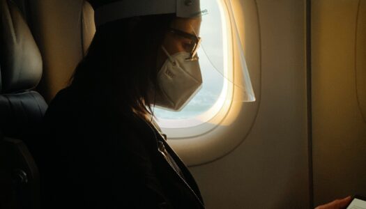 Qual a melhor máscara para viajar de avião?