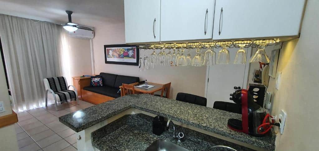 cozinha americana do Jurerê Summer - Vista pro Mar uma opção de airbnb em Florianópolis