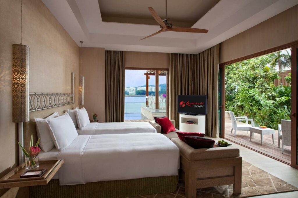 quarto com vista do resort Resorts World Sentosa - Beach Villas em Singapura