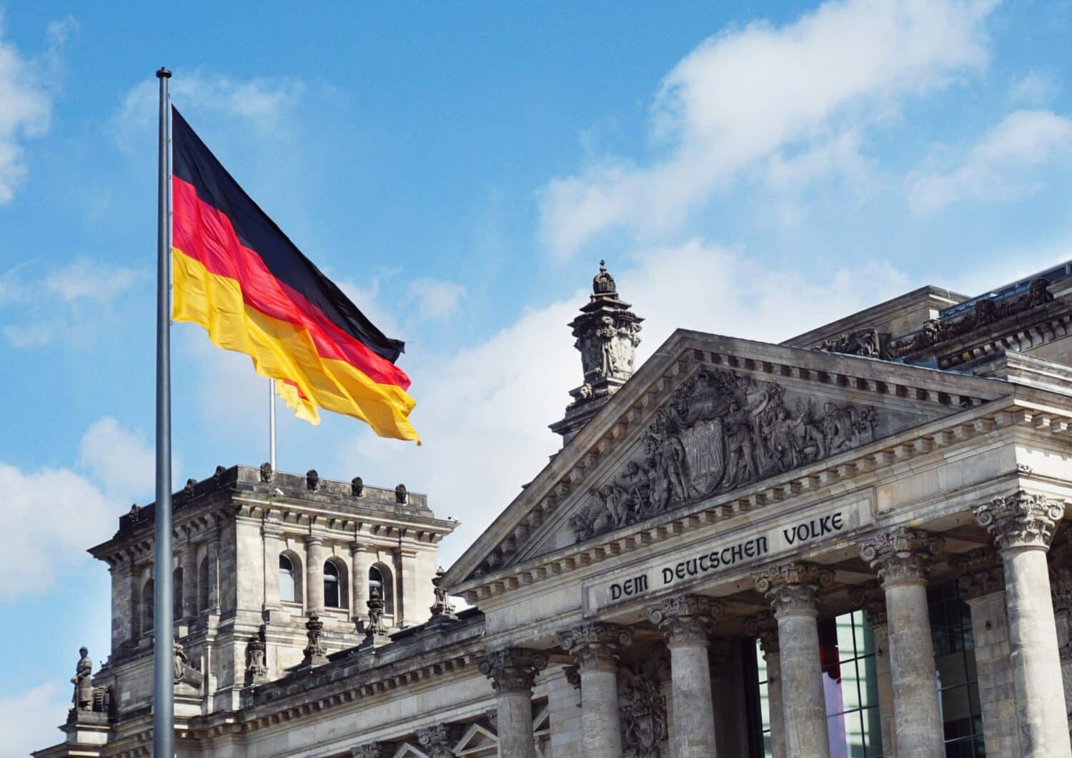 Bandeira Alemanha no Palácio do Reichstag.Seu
