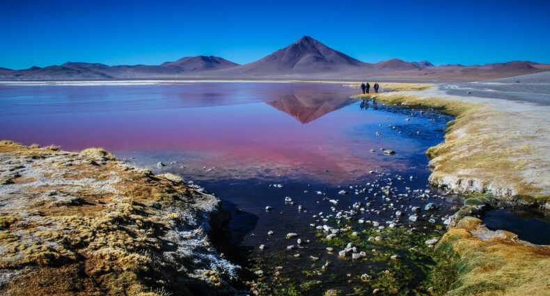 vista do altiplano que pode ser visitado com o seguro viagem bolívia