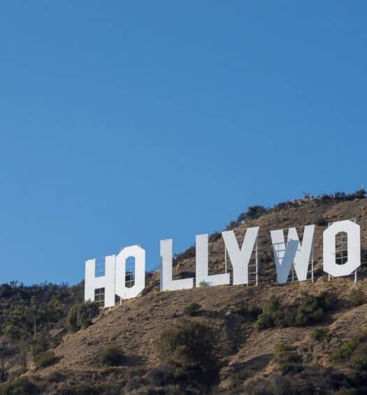 placa de hollywood que pode ser visitada com o seguro viagem califórnia