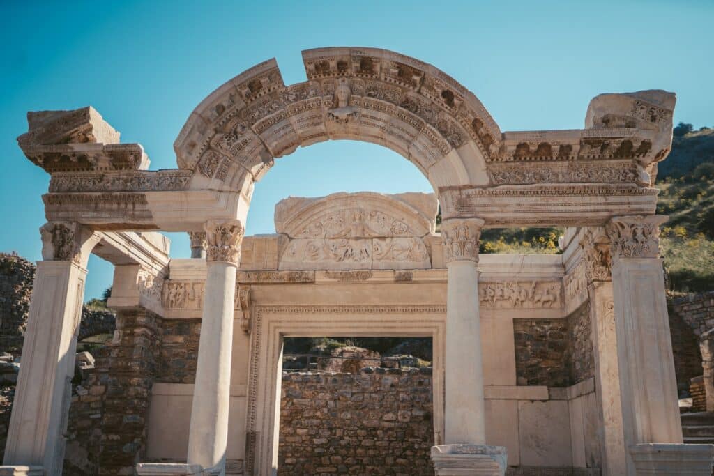 Ruínas da Biblioteca de Tibério Júlio Celso em Éfeso, na Turquia