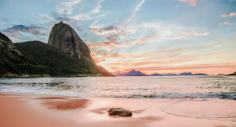 praia da urca no rio de janeiro
