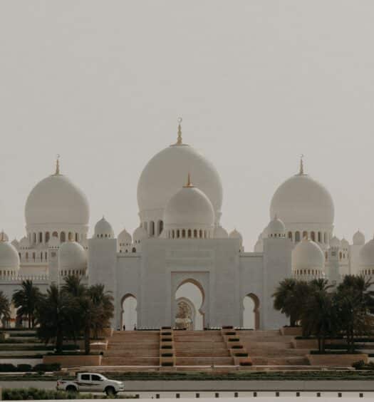 fachada da grande mesquita Sheikh Zayed