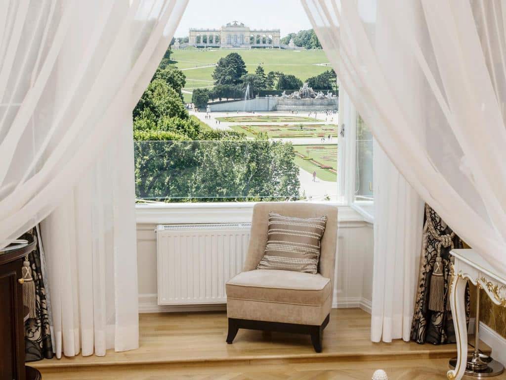 Vista da janela do quarto do Palácio Schönbrunn