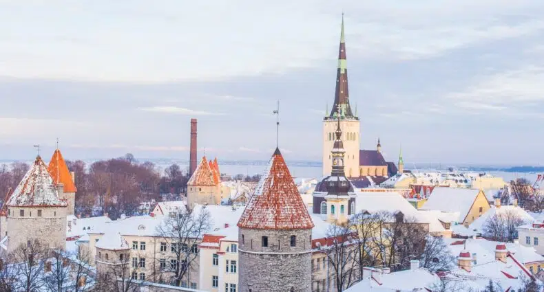 vista da capital Tallinn na Estônia