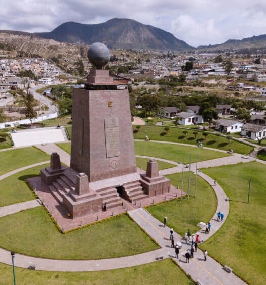 vista do monumento da Mitad del Mundo em Quito