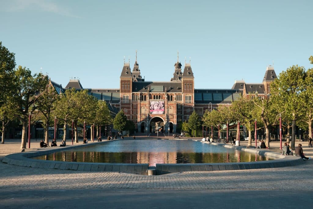 fachada do Rijksmuseum em Amsterdã