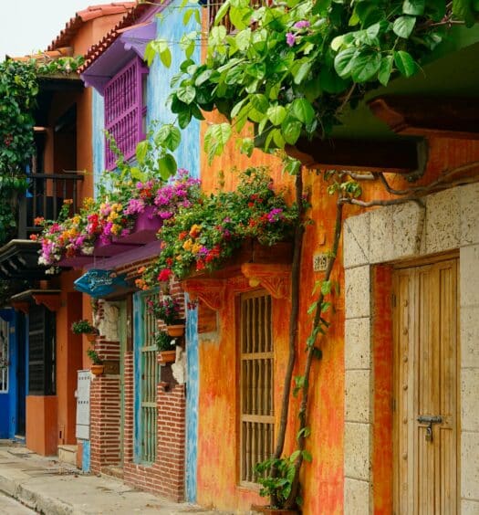 ruas coloridas de Cartagena na Colômbia