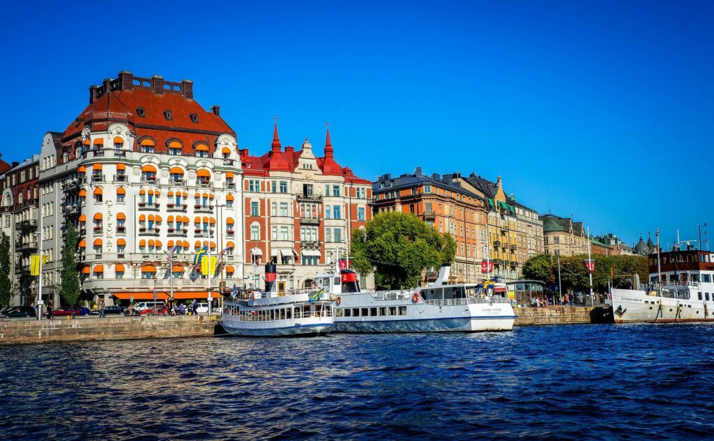 Barcos e prédios em Estocolmo
