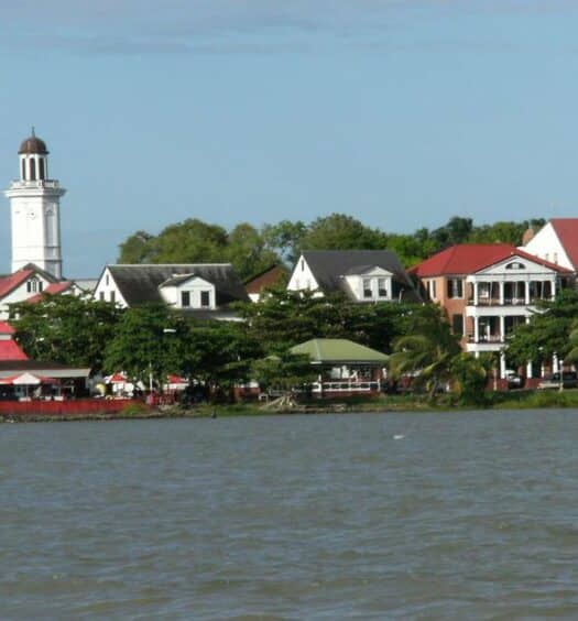 Vista da capital Paramaribo em Suriname - Luciano Pires via Pixabay