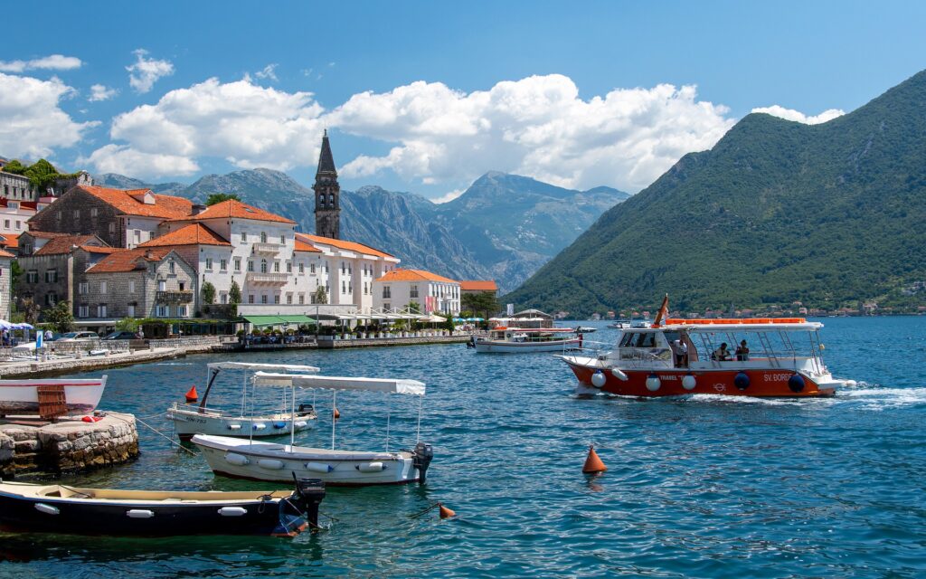Perast, cidade de Montenegro