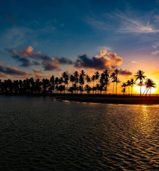Vista do por-do-sol na Praia Manzanilla, Trindade e Tobago - Representa seguro viagem Trindade e Tobago