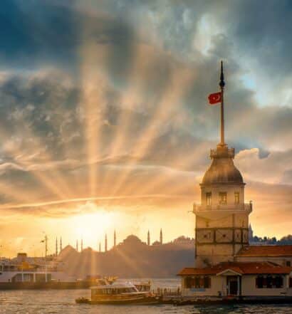 fim de tarde na Torre de Leandro em Istambul