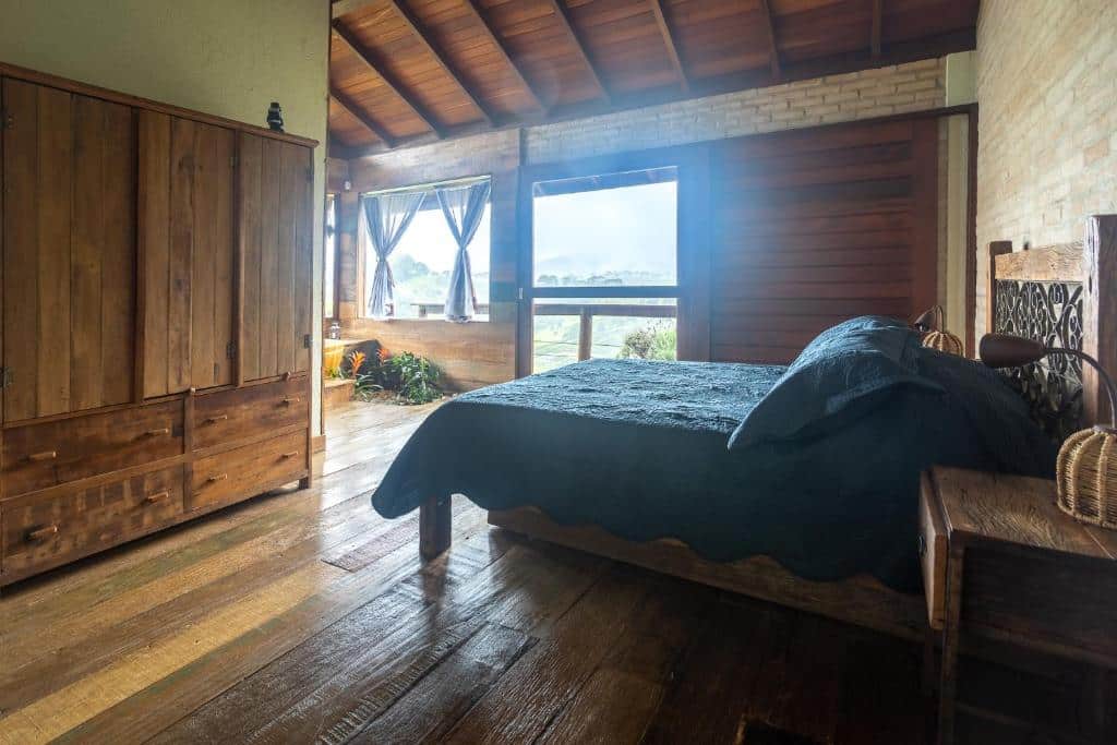 Quarto da Casa Vista da Pedra do Baú, um dos airbnb em Gonçalves