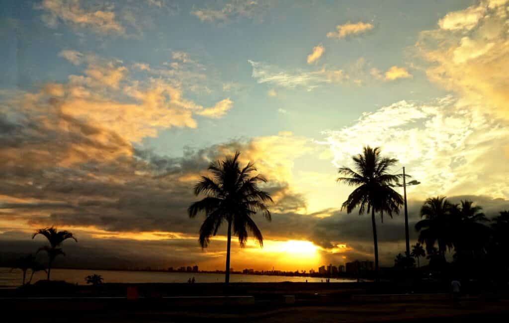 Vista do pôr-do-sol em Caraguatatuba