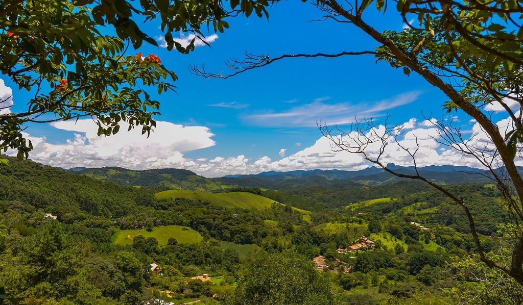 Vista das paisagens e do Condomínio Country em Santo Antônio do Pinhal