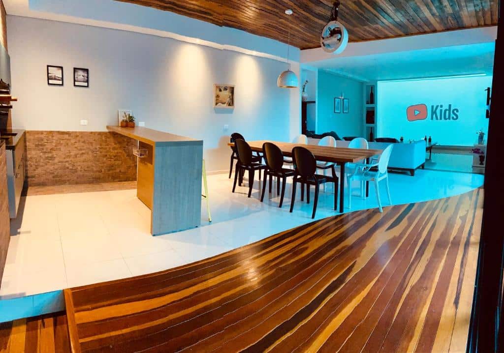 Sala da casa de temporada CWB 997, um dos airbnb em Curitiba